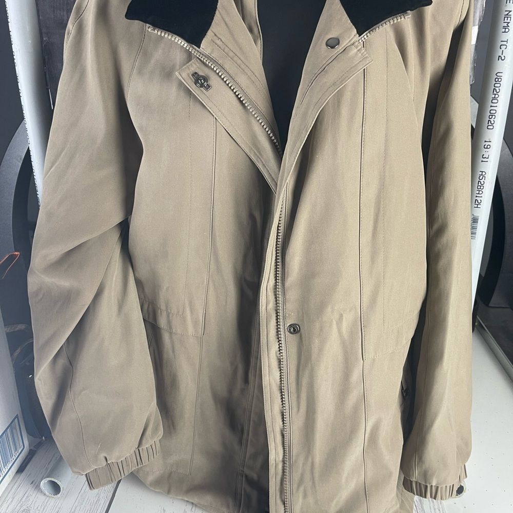 St. John's Bay Women's Petite Large Anorak Jacket Tan Khaki Black Collar Zip
